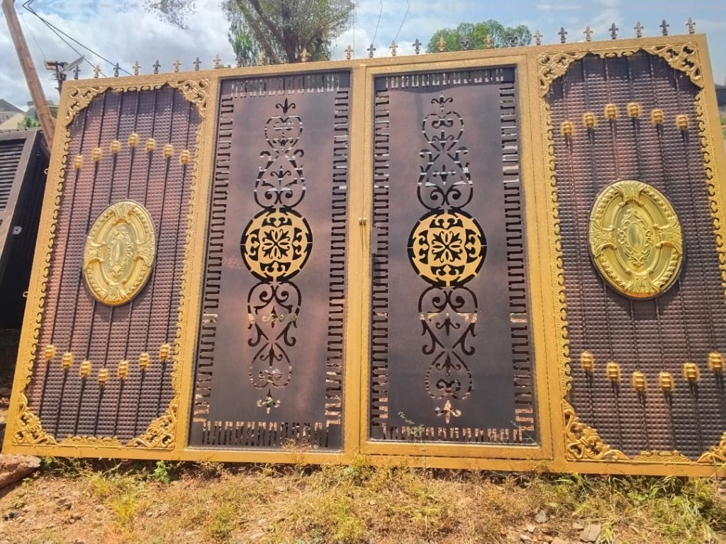 Custom Metal Gates