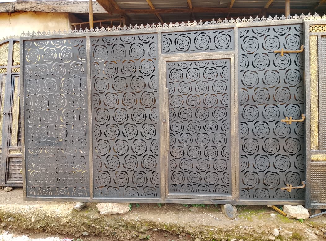 ₦600,000 Architectural Linear Steel Gate